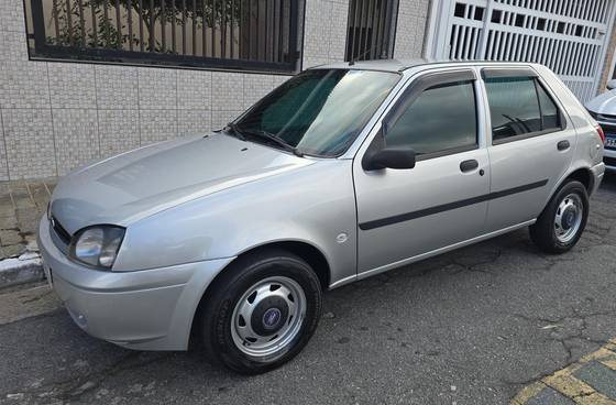Ford Fiesta 1.0 MPI Street 8V Gasolina 4P Manual