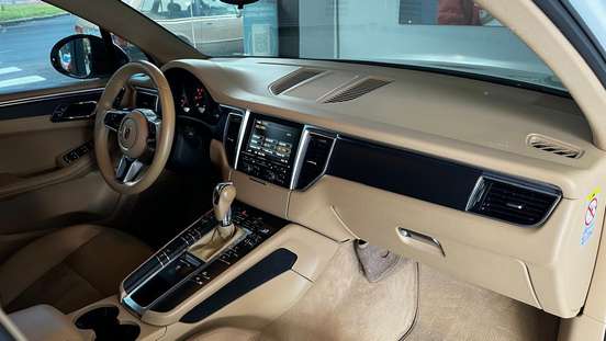 PORSCHE-MACAN-2015