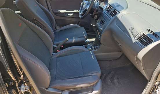 VOLKSWAGEN-CROSSFOX-2012