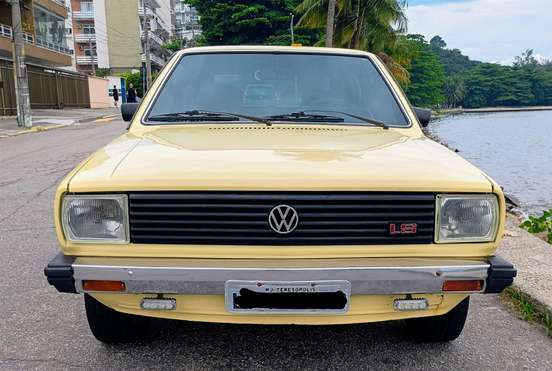 VOLKSWAGEN-GOL-1982