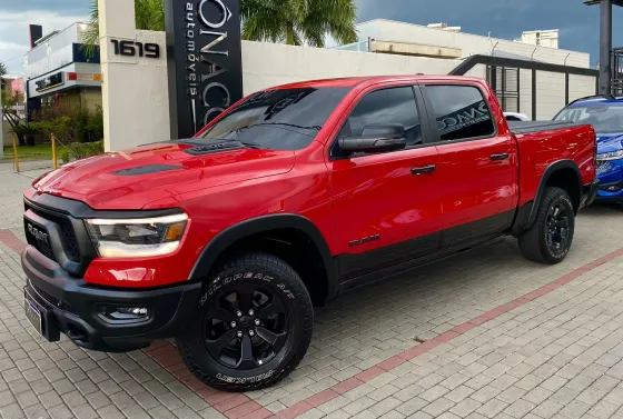 RAM 1500 5.7 V8 GASOLINA REBEL CD 4X4 AUTOMÁTICO