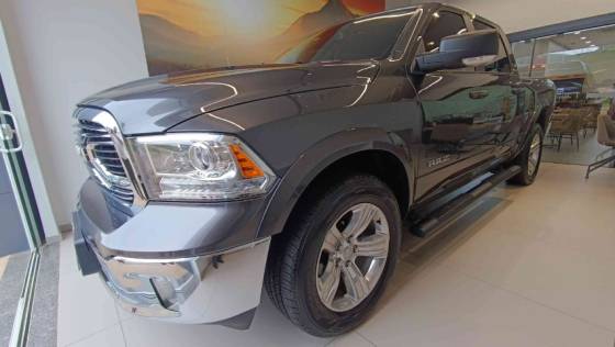 RAM CLASSIC 5.7 V8 GASOLINA LARAMIE CD 4X4 AUTOMÁTICO