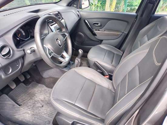 RENAULT-SANDERO-2022