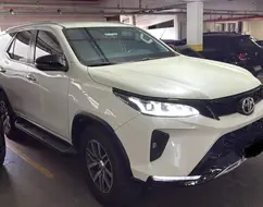 TOYOTA HILUX SW4 2.8 SRX 4X4 7 LUGARES 16V TURBO INTERCOOLER DIESEL 4P AUTOMÁTICO TOYOTA HILUX SW4 2.8 SRX 4X4 7 LUGARES 16V TURBO INTERCOOLER DIESEL 4P AUTOMÁTICO