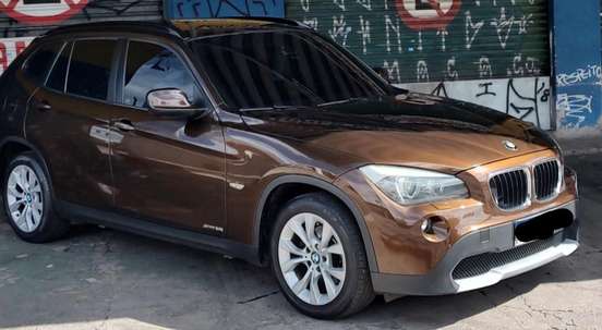 BMW-X1-2011