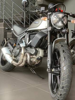 DUCATI SCRAMBLER ICON 