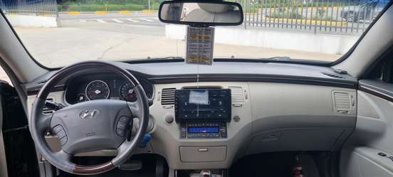 HYUNDAI-AZERA-2008