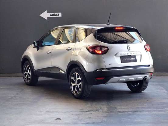 RENAULT-CAPTUR-2021