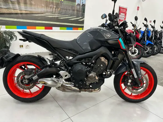 YAMAHA MT-09 