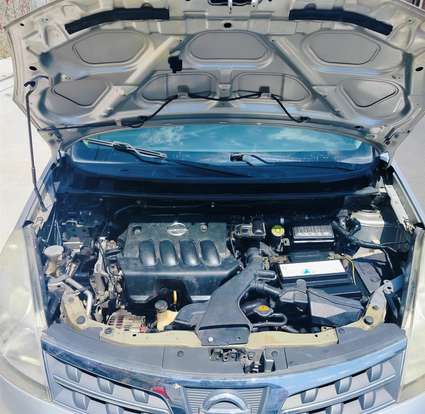 NISSAN-LIVINA-2012