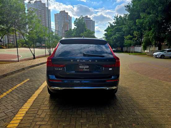 VOLVO-XC60-2022