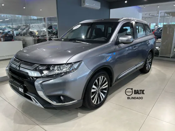 MITSUBISHI OUTLANDER 2.0 MIVEC GASOLINA HPE AUTOMÁTICO
