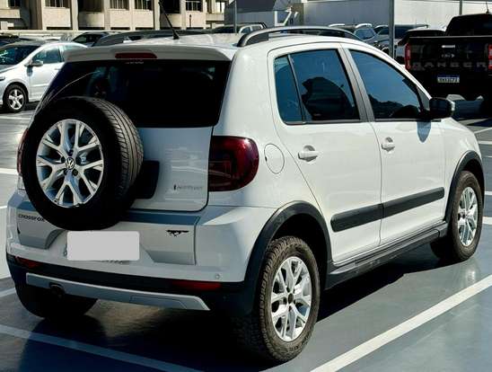 VOLKSWAGEN-CROSSFOX-2014