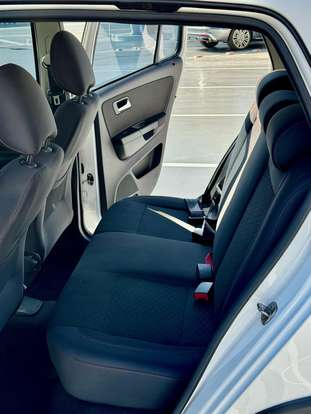 VOLKSWAGEN-CROSSFOX-2014