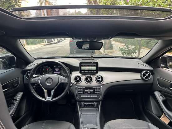 MERCEDES-BENZ-GLA 200-2015