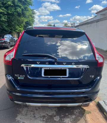 VOLVO-XC60-2017