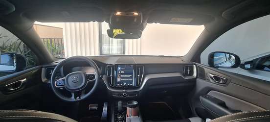 VOLVO-XC60-2019