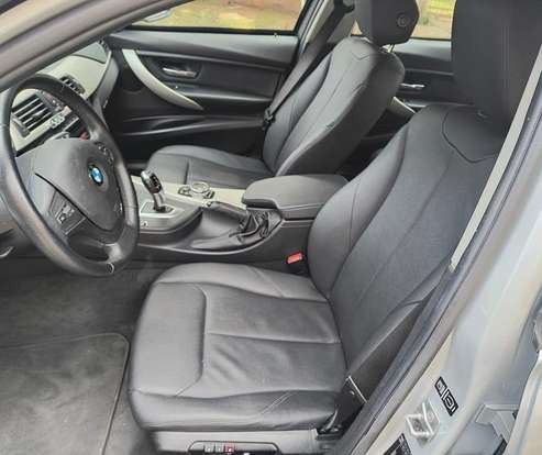 BMW-320i-2013