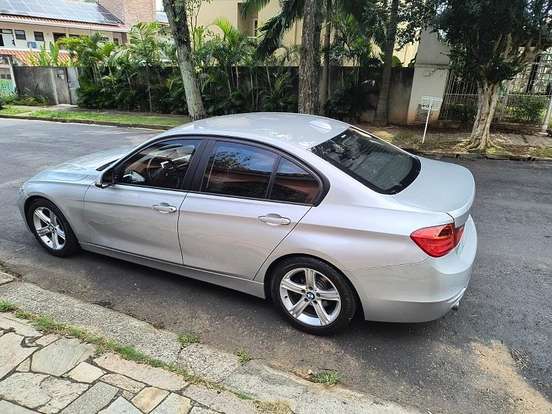 BMW-320i-2013