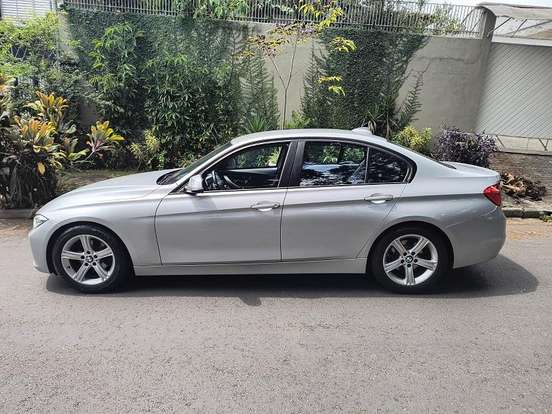 BMW-320i-2.0 16V TURBO GASOLINA 4P AUTOMÁTICO BMW-320i-2013