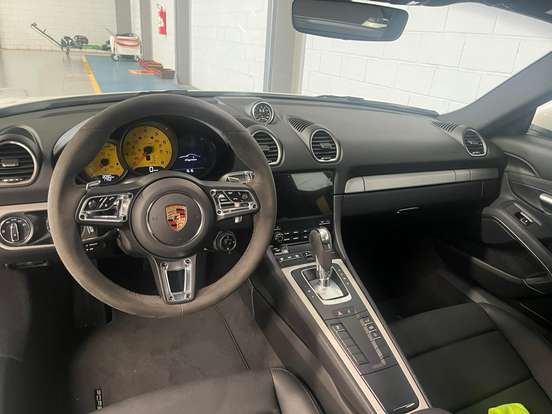 PORSCHE-718-2023