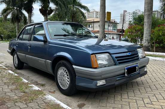 CHEVROLET-MONZA-1988