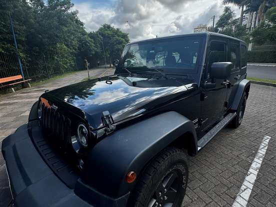 JEEP-WRANGLER-3.6 UNLIMITED SPORT 4X4 V6 GASOLINA 4P AUTOMÁTICO JEEP-WRANGLER-2013