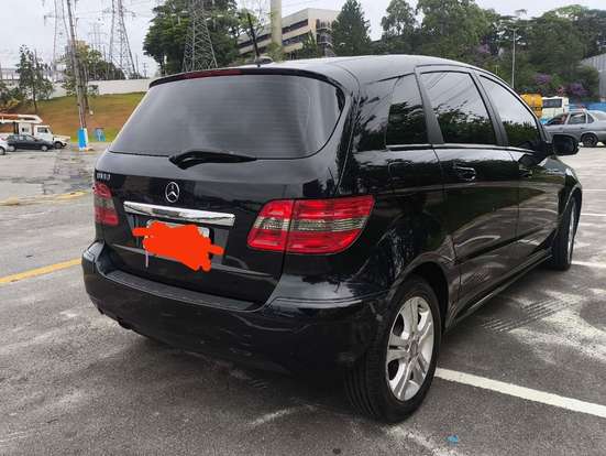 MERCEDES-BENZ-B 180-2011