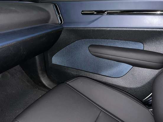 VOLVO-EX30-2024