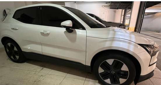 VOLVO-EX30-2024