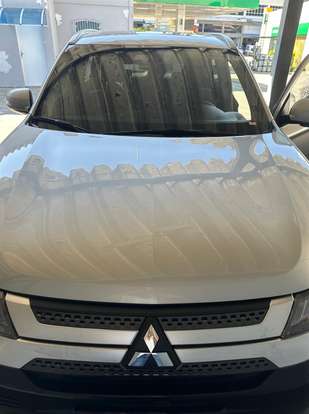 MITSUBISHI-OUTLANDER-2021