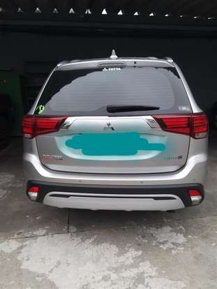 MITSUBISHI-OUTLANDER-2021