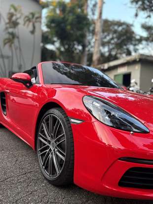PORSCHE-718-2024