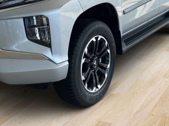 MITSUBISHI-TRITON-2025