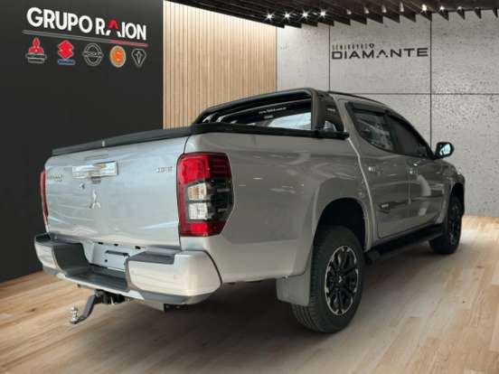 MITSUBISHI-TRITON-2025