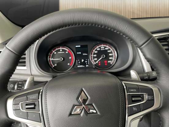 MITSUBISHI-TRITON-2.4 BITURBO DIESEL CD HPE 4X4 AUTOMÁTICO MITSUBISHI-TRITON-2025