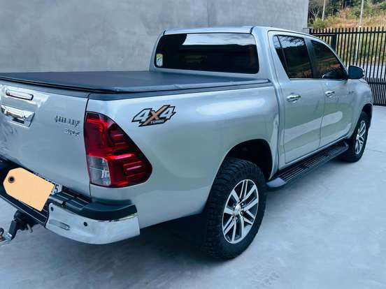TOYOTA-HILUX-2.8 SRX 4X4 CD 16V DIESEL 4P AUTOMÁTICO TOYOTA-HILUX-2016