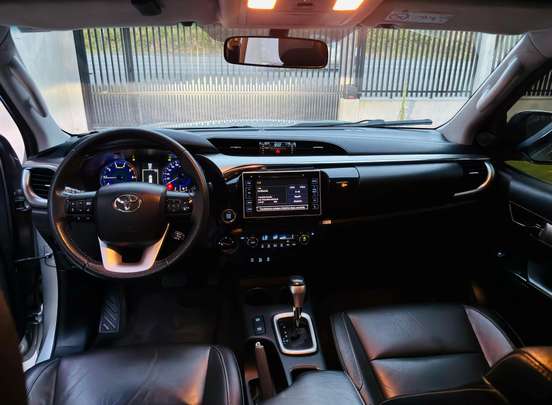 TOYOTA-HILUX-2016