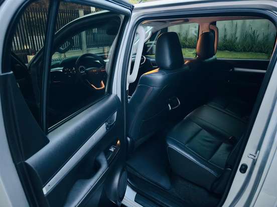 TOYOTA-HILUX-2016