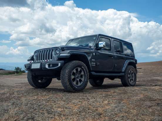 JEEP-WRANGLER-2.0 TURBO GASOLINA SAHARA 4P 4X4 AT8 JEEP-WRANGLER-2019