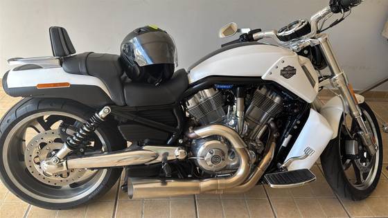 HARLEY-DAVIDSON V-ROD MUSCLE 