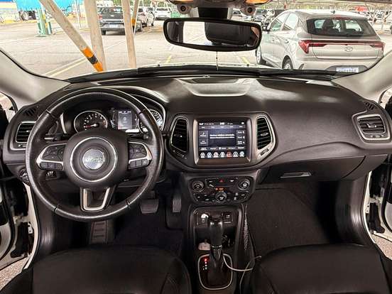 JEEP-COMPASS-2.0 16V FLEX LONGITUDE AUTOMÁTICO JEEP-COMPASS-2018