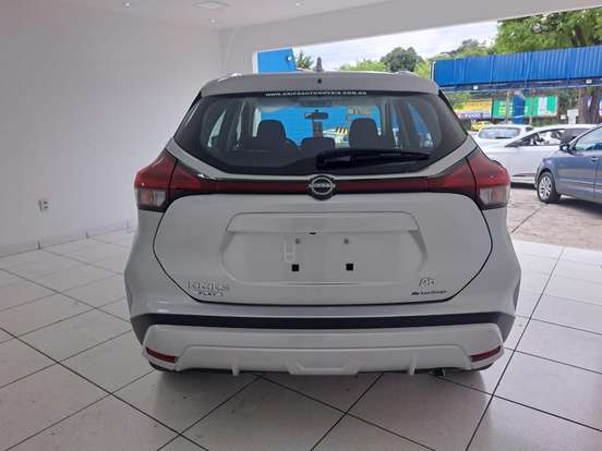 NISSAN-KICKS PLAY-2025