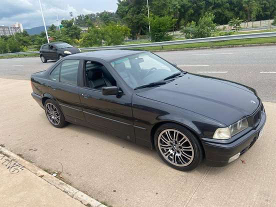BMW-325i-2.5 SEDAN 24V GASOLINA 4P MANUAL BMW-325i-1992
