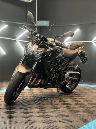 KAWASAKI Z900 