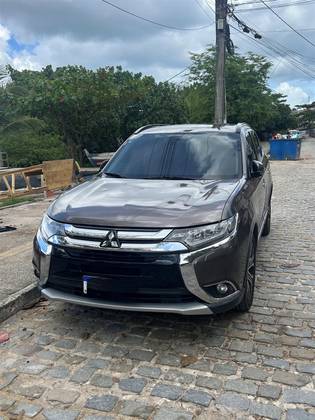 MITSUBISHI OUTLANDER 2.2 4X4 16V DIESEL 4P AUTOMÁTICO