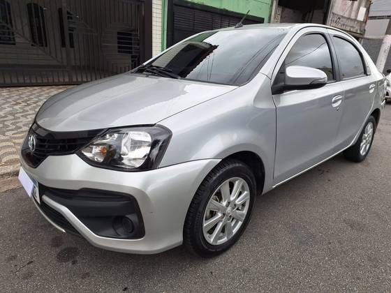 TOYOTA ETIOS 1.5 X PLUS SEDAN 16V FLEX 4P AUTOMÁTICO
