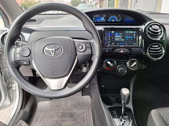 TOYOTA-ETIOS-1.5 X PLUS SEDAN 16V FLEX 4P AUTOMÁTICO TOYOTA-ETIOS-2019