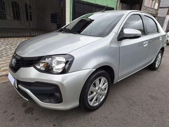 TOYOTA-ETIOS-2019