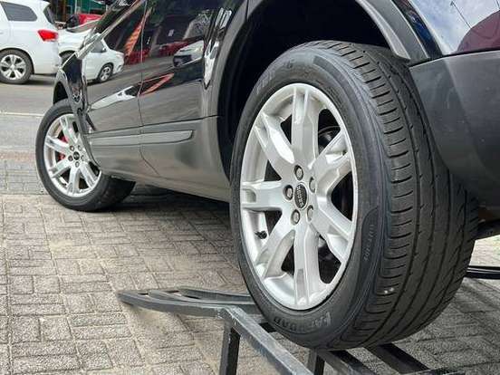 LAND ROVER-RANGE ROVER EVOQUE-2.0 PURE 4WD 16V GASOLINA 4P AUTOMÁTICO LAND ROVER-RANGE ROVER EVOQUE-2011
